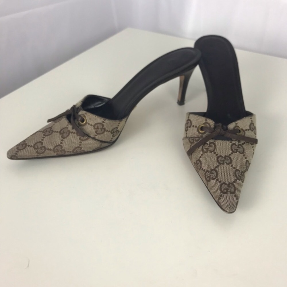 Vintage Gucci mules making a comeback right now🔥